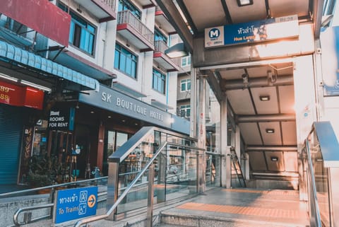 Facade/entrance