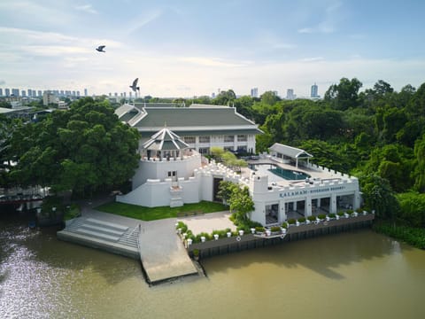 Property building, View (from property/room), River view