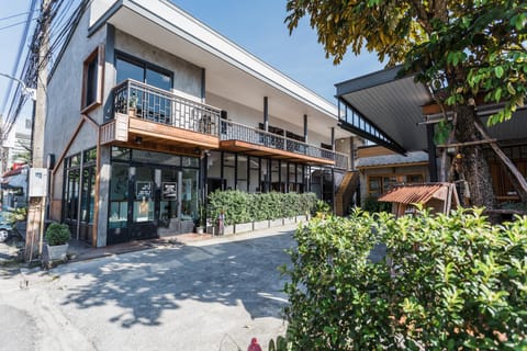Property building, Facade/entrance