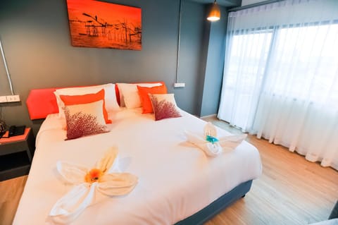 Bed, Photo of the whole room, Decorative detail