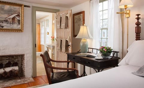 Captain Simeon Potter House Hotel in Newport