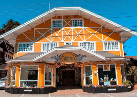 Property building, Facade/entrance, Day