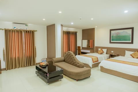 TV and multimedia, Living room, Photo of the whole room, Bedroom, air conditioner