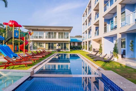 Swimming pool, Swimming pool