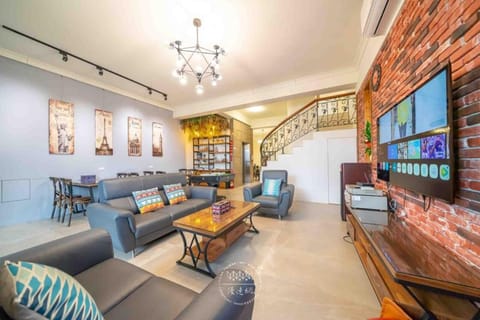 Communal lounge/ TV room, TV and multimedia, Living room, Evening entertainment