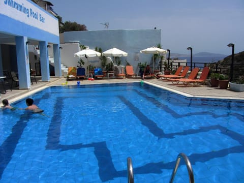 Balcony/Terrace, Pool view, Swimming pool, Swimming pool