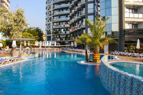 Swimming pool, Swimming pool
