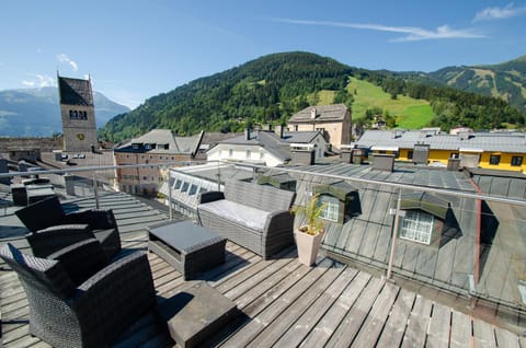 Balcony/Terrace, City view, Mountain view