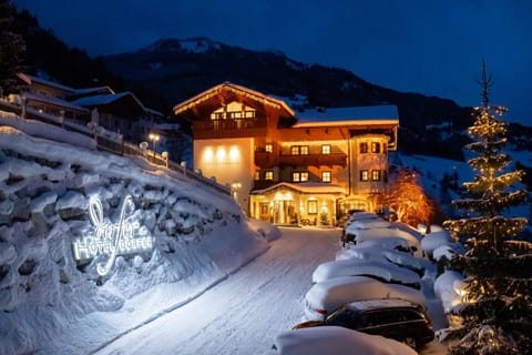 Facade/entrance, Property logo or sign, Winter