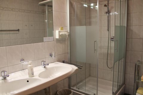 Bathroom, Decorative detail