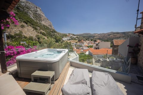 Day, Mountain view, Quiet street view, sunbed