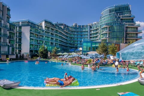 Aqua park, Swimming pool, Family, sunbed