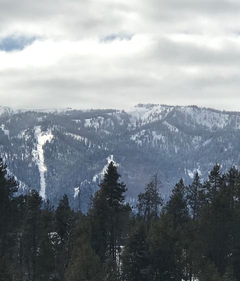 Boulder Creek Inn Inn in Donnelly