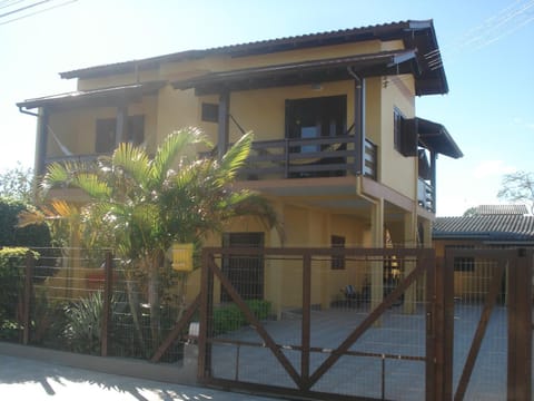 Property building, Facade/entrance, Garden