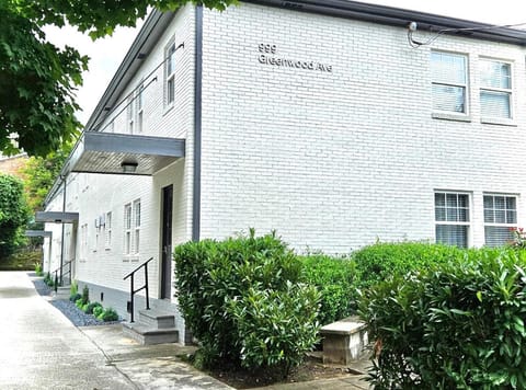 Stylish OneBedroom in Popular Virginia Highland 3miles to Mercedes Benz stadium Apartment in Virginia Highland