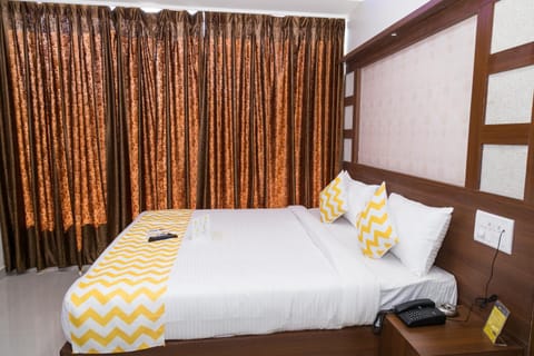 Bedroom, cot
