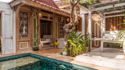 Property building, Patio, Day, Garden, Garden view, Pool view, Swimming pool, sunbed