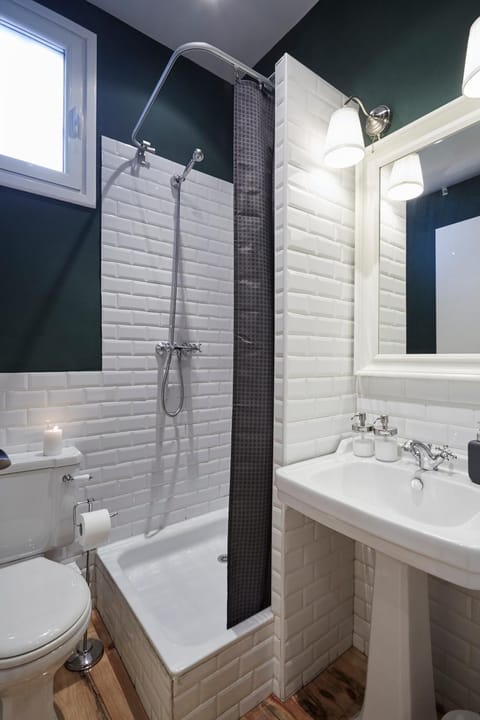 LEEWAYS APARTMENT in MANCEBOS Apartment in Centro