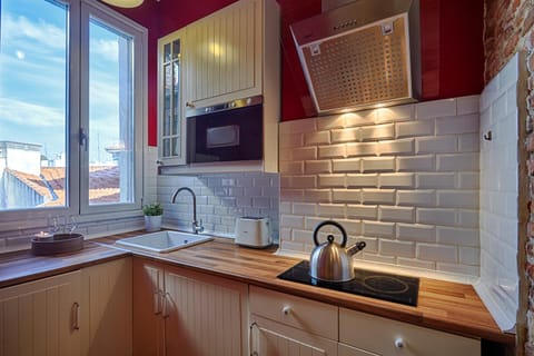 LEEWAYS APARTMENT in MANCEBOS Apartment in Centro