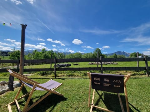 Neighbourhood, Mountain view, sunbed