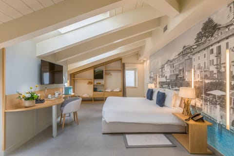 Bed, TV and multimedia, Coffee/tea facilities, Bedroom, minibar, safe, wardrobe