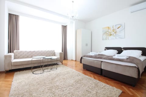 Bed, Living room, Photo of the whole room, Bedroom, towels