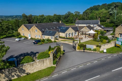 Property building, Day, Neighbourhood, Natural landscape, Bird's eye view, Location, Parking