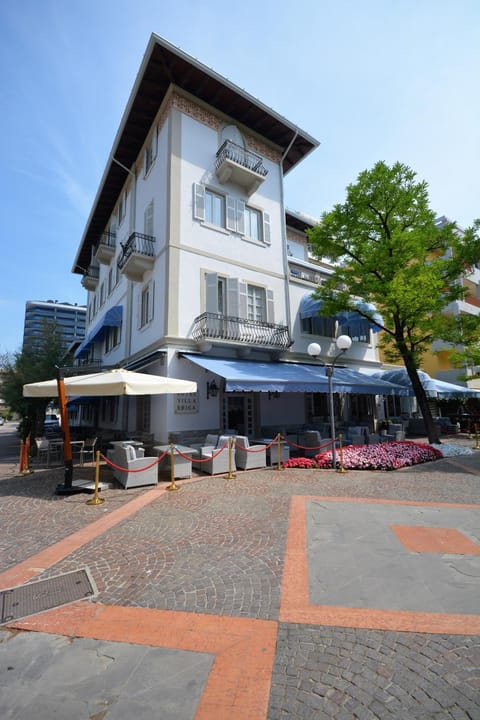 Property building, Location