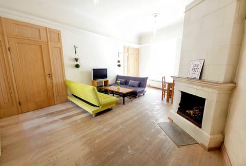 TV and multimedia, View (from property/room), Living room, Seating area, Dining area, Landmark view, Street view, Area and facilities
