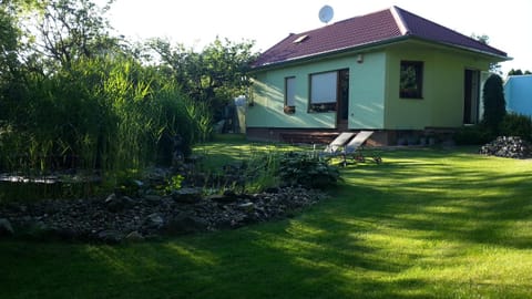Facade/entrance, Natural landscape, Garden, Garden view, Lake view