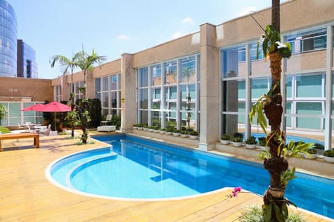Swimming pool, Swimming pool