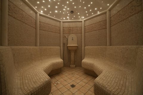 Steam room, Spa and wellness centre/facilities