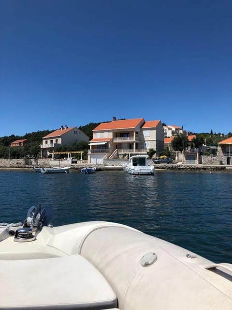 Property building, Facade/entrance, Off site