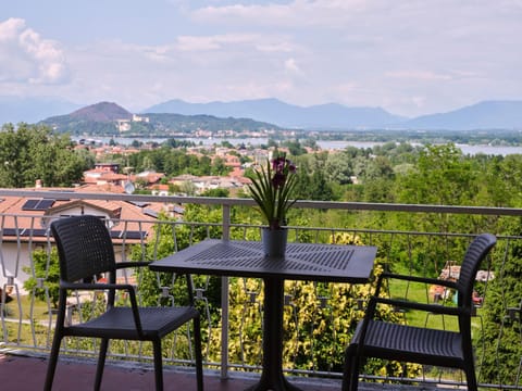 Day, View (from property/room), Balcony/Terrace, Lake view