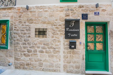 Facade/entrance, Property logo or sign