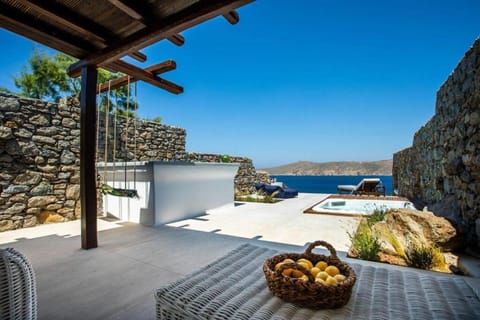 Patio, Day, Natural landscape, Hot Tub, View (from property/room), Balcony/Terrace, Lounge or bar, Seating area, Pool view, Sea view, Swimming pool