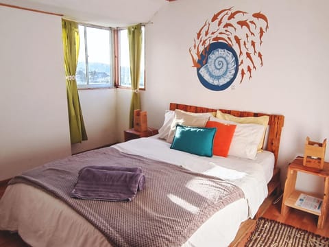 Bathroom, Decorative detail, Bedroom, Sea view