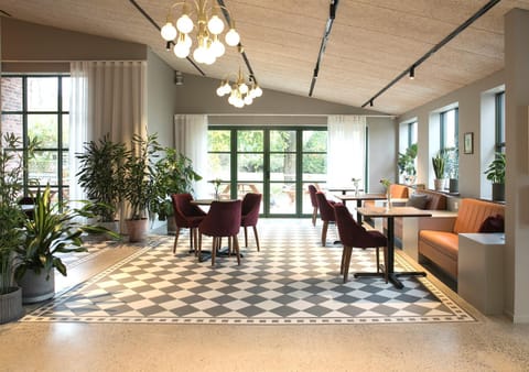 Communal lounge/ TV room, Lobby or reception, Seating area