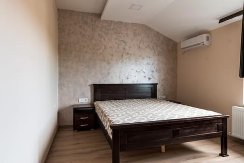 Prenoćište HRAST Hostel in Serbia