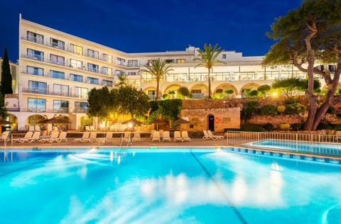 Facade/entrance, Off site, Night, Summer, City view, Pool view, Sea view, Swimming pool