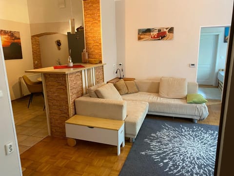 Bed, Living room, Photo of the whole room, Seating area, Dining area, Bedroom