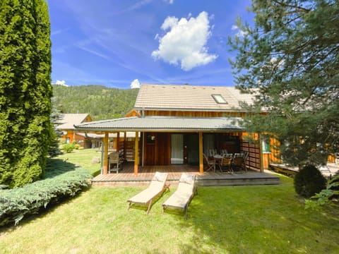 Property building, Summer, BBQ facilities, Garden, Balcony/Terrace, sunbed