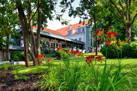 Property building, Garden
