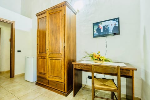 TV and multimedia, wardrobe