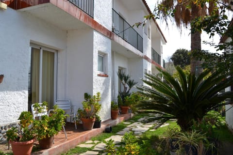Property building, Facade/entrance, Garden view