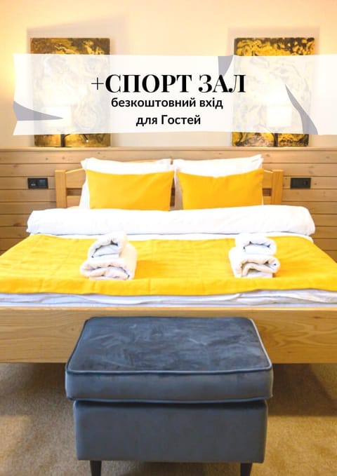 Bed, Photo of the whole room, Bedroom, Text overlay