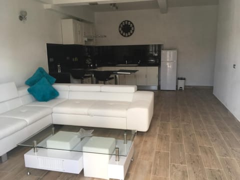 Day, Living room, Photo of the whole room