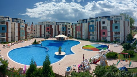Swimming pool, Swimming pool