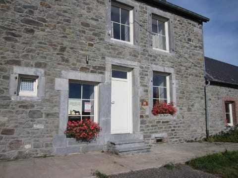 Facade/entrance, View (from property/room), Garden view, Street view