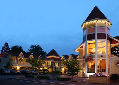 Facade/entrance, Area and facilities